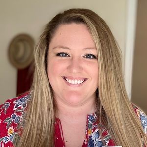 Meet your Posher, Cassandra